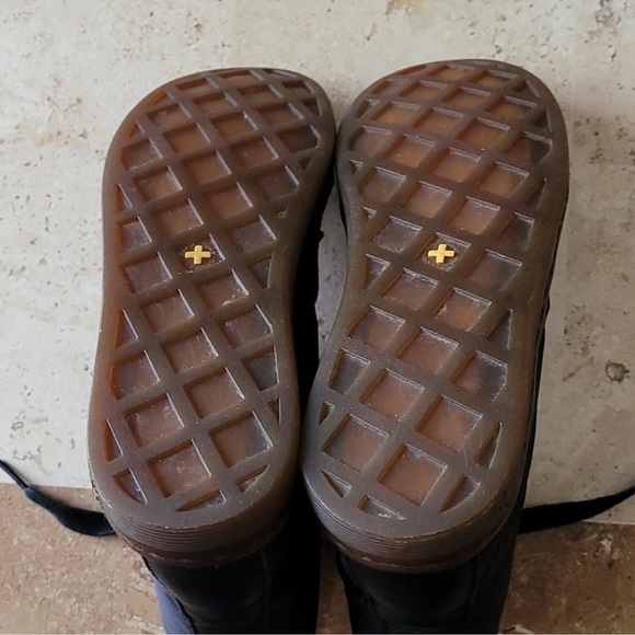 Dr. Martens - Hackney - black satin finish lace up boots - Women’s Size 6 - Picture 7 of 15